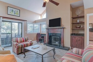 Living Room Area - Fireplace Not For Guest Use