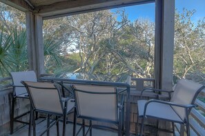 Private Balcony with 4 Chairs