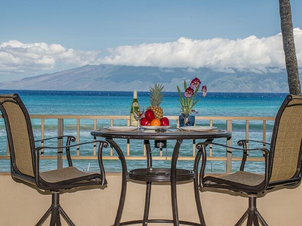 Spectacular Ocean Views from your private lanai