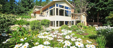 The beauty of Whidbey Island - experience it here!