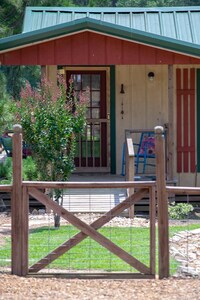 Beautifully decorated cabin in the National Forest