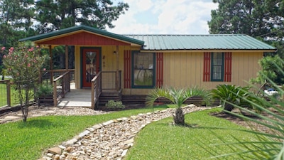 Beautifully decorated cabin in the National Forest