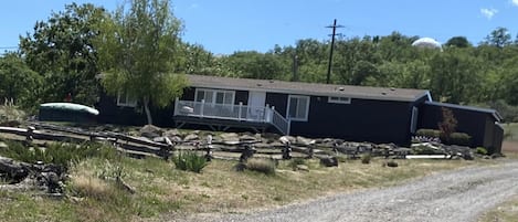 2150-Cattle View Ranch House