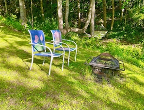 Have a sweet time enjoying the sitting area, fire pit, barbecue and hammock!