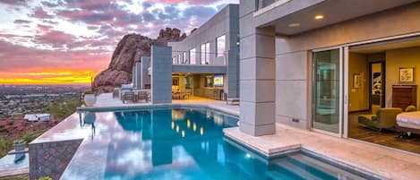 Infinity edge saltwater pool w/ incredible desert valley views