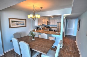 Dining Room with Breakfast Bar