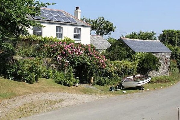 Lamledra Farm House