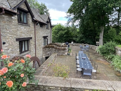 17. C Mill House Features, einschließlich original Fire Place, Mill Wheel und Run 