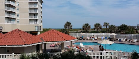 Great Pool and Ocean view from the balcony!