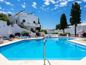 Schwimmbad, Eigentum, Resort, Urlaub, Gebäude, \"Stadt, Grundeigentum, Freizeit, Haus, Ferienort