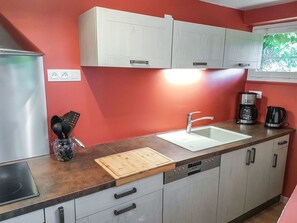 Countertop, Kitchen, Room, Cabinetry, Property, Furniture, Kitchen Stove, Interior Design, Major Appliance, Kitchen Appliance