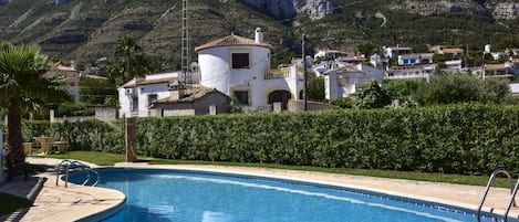 Water, Sky, Mountain, Property, Building, Plant, Blue, Azure, Nature, Swimming Pool