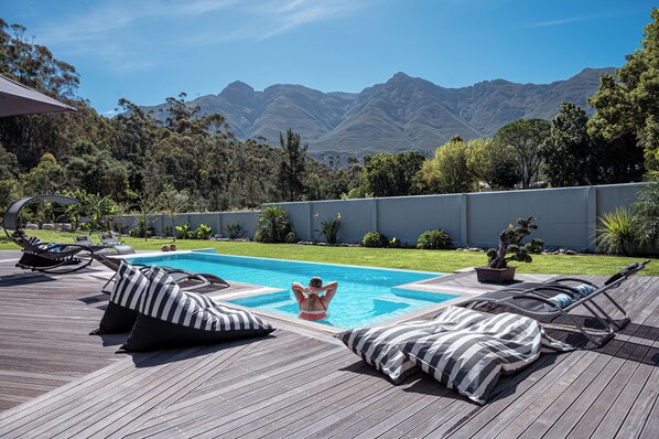 Infinity-Pool