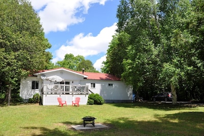 Cute Four Season Cottage With Sand Beach On Lake Muskoka