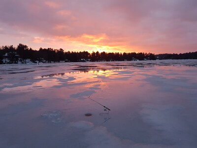 Cute Four Season Cottage With Sand Beach On Lake Muskoka