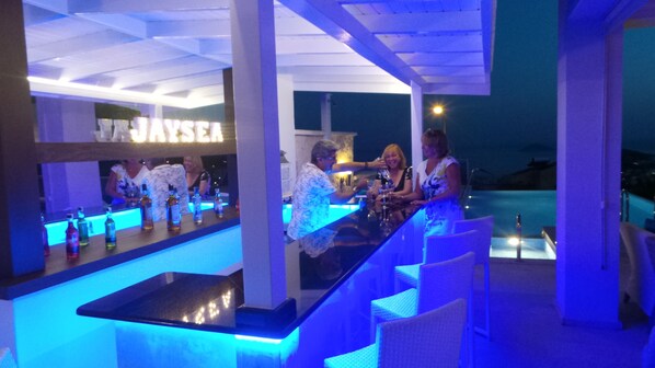 The poolside bar for those evenings in at Villa JaySea