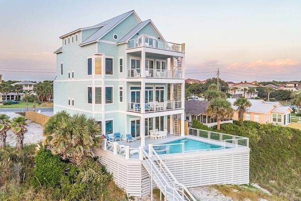 Welcome to Seahorse by Holiday Beach Rentals!