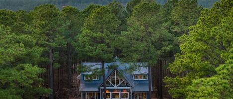 Find your inner peace and solitude among the towering pines at The Americana. 🌲🌳 Take in the majestic beauty of nature and let its tranquility wash over you, leaving you refreshed and rejuvenated.