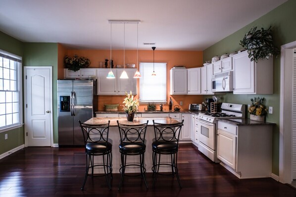Gourmet Kitchen with Breakfast Bar