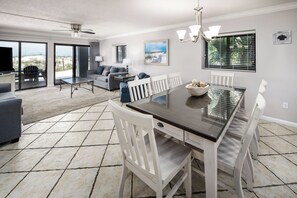 Living/Dining area