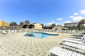 Community Pool | Lounge Seating | Hot Tub