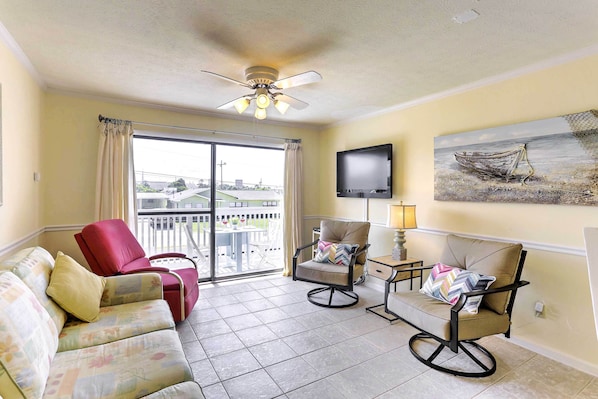 Panama City Beach Vacation Rental | 1BR | 1BA | 650 Sq Ft | Stairs Required