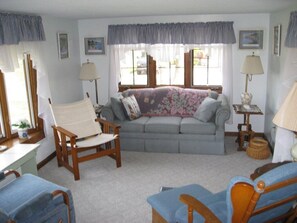 .Formal LIving Room with Pull-out Bed