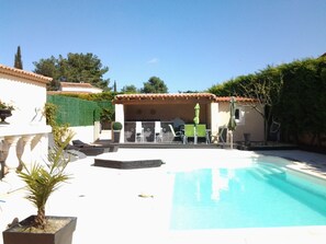 JACCUZY  PISCINE  POOL HOUSE