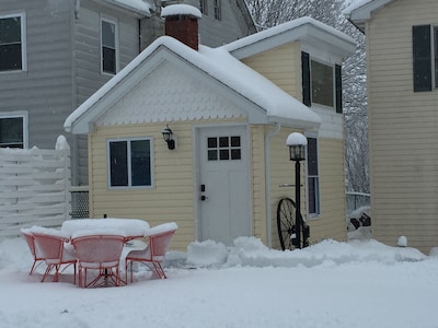 Tiny House at Leaser Lake B and B -- Cozy, Comfortable, Private Country Getaway 