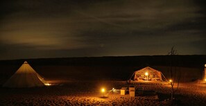 Facciata della struttura - sera/notte