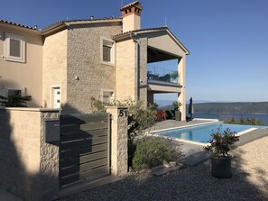 Villa Istra Panorama - App. Cres, direkt am Pool