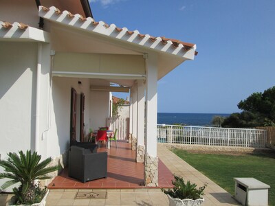 villa frente al mar a solo 20 metros de la playa y a pocos km de Pula