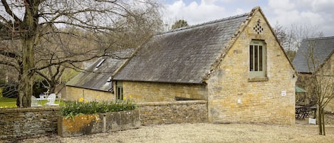 Welcome to Nellie's Barn, Naunton, Cotswolds