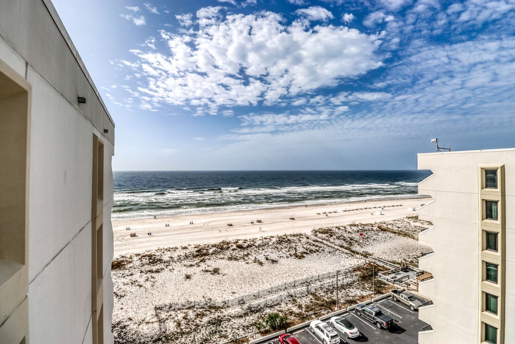 New Waterfront Condo At Island Winds W Views Pool Moments From The Beach Gulf Shores