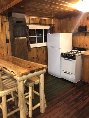 Kitchen/Dining