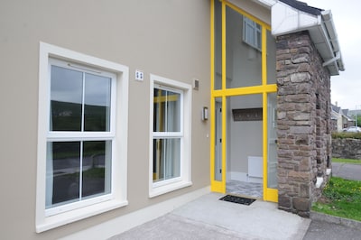 Fifty-Five Dingle - Holiday Home in Dingle Town