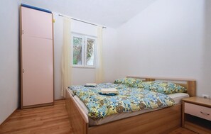 Schlafzimmer 1