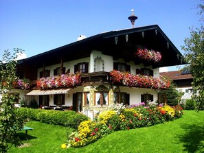 Gästehaus Restner - Chiemgau Karte (DE Inzell) - Restner Franz und Heidi - 557-Hausansicht im Sommer