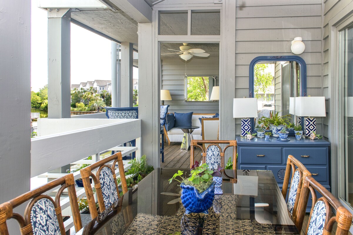 Totally Renovated and Professionally Decorated 3 BR/3.5 BA Villa! Lagoon and Pool View!
