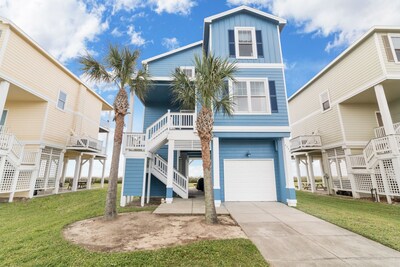 Beach front! Professionally decorated, coastal chic! Pointe West