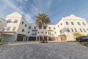 Entry with 2 car garage