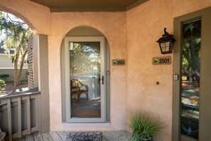 This villa is located midway between the beach/clubhouse amenities and the Lake House/tennis area.
Plenty of room for parking.