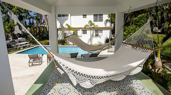 2 hammocks under the gazebo
