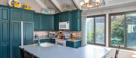 Dine around the kitchen island