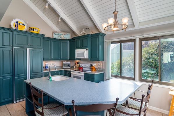 Dine around the kitchen island