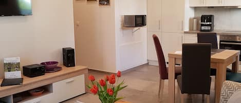 Ferienwohnung Rositta, 45 qm Erdgeschoss, 1 separates Schlafzimmer-Wohnraum mit Küche