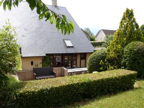 Terrasses, vue sur le vignoble