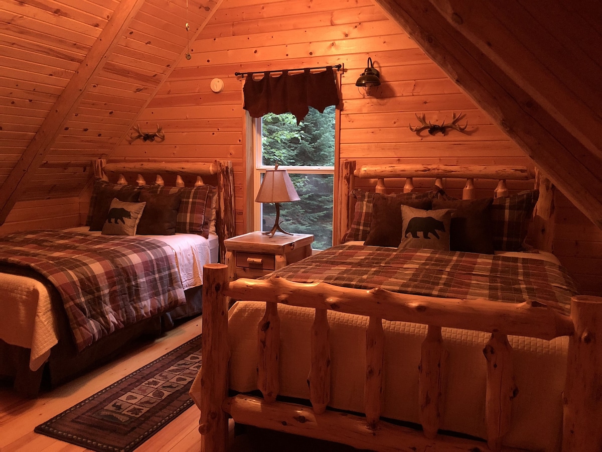 Cozy, Secluded, Year-Round Cabin Rental With A Hot Tub!