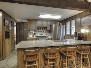 Kitchen Breakfast Bar