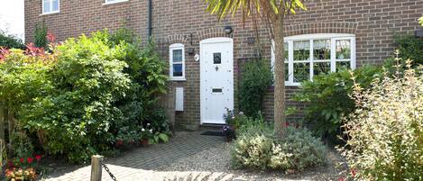 Little Chequers Holiday Cottage